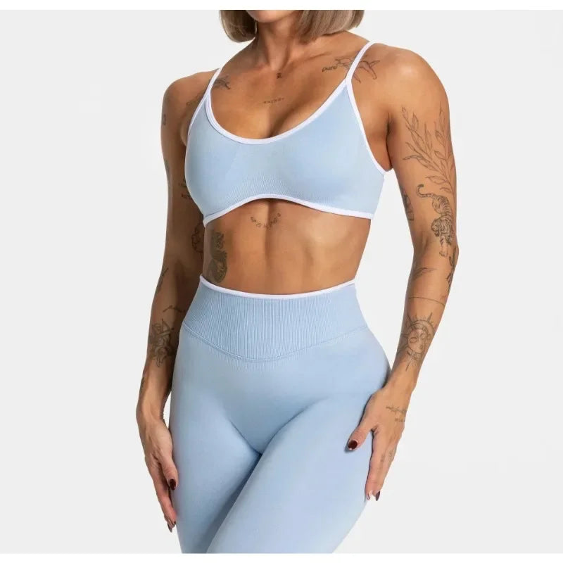 Top Fitness Alça Fina Knit com Bojo — Costas Abertas e Toque Suave