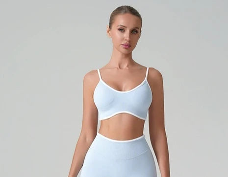 Top Fitness Alça Fina Knit com Bojo — Costas Abertas e Toque Suave