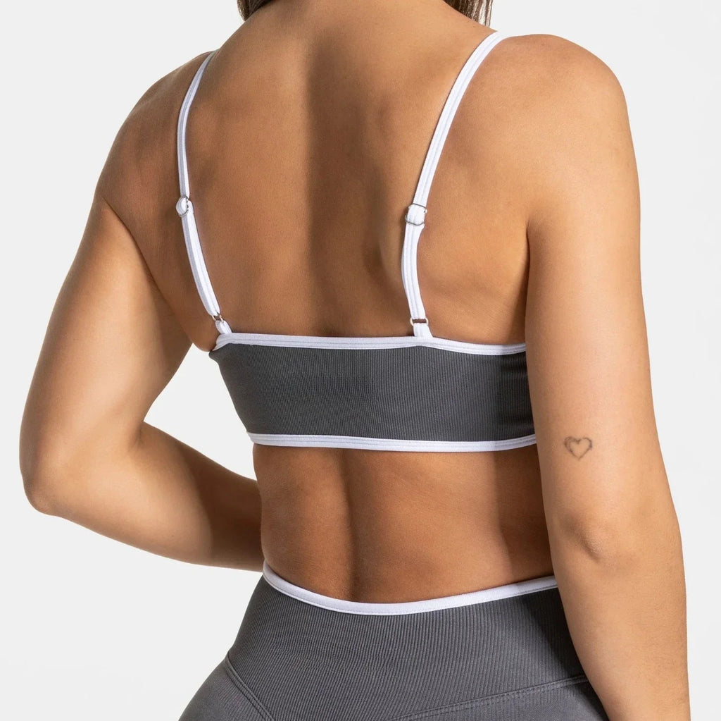 Top Fitness Alça Fina Knit com Bojo — Costas Abertas e Toque Suave