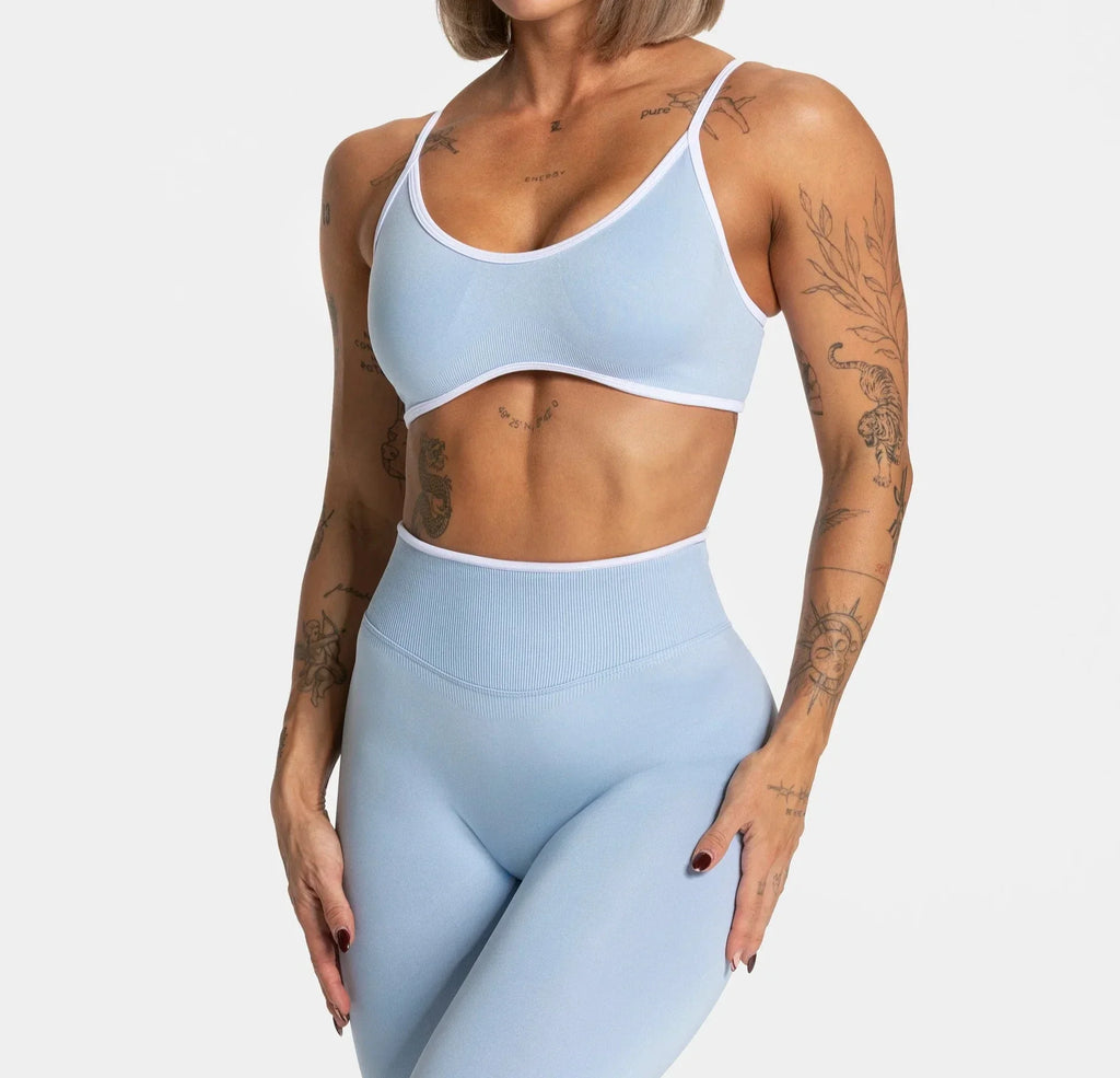 Top Fitness Alça Fina Knit com Bojo — Costas Abertas e Toque Suave