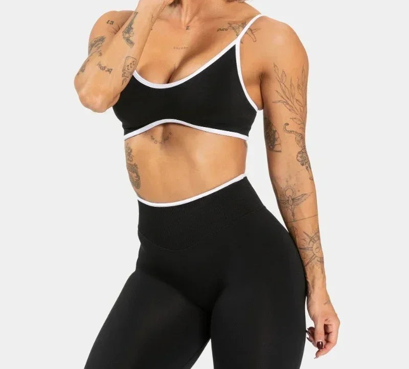Top Fitness Alça Fina Knit com Bojo — Costas Abertas e Toque Suave