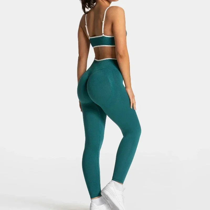 Top Fitness Alça Fina Knit com Bojo — Costas Abertas e Toque Suave