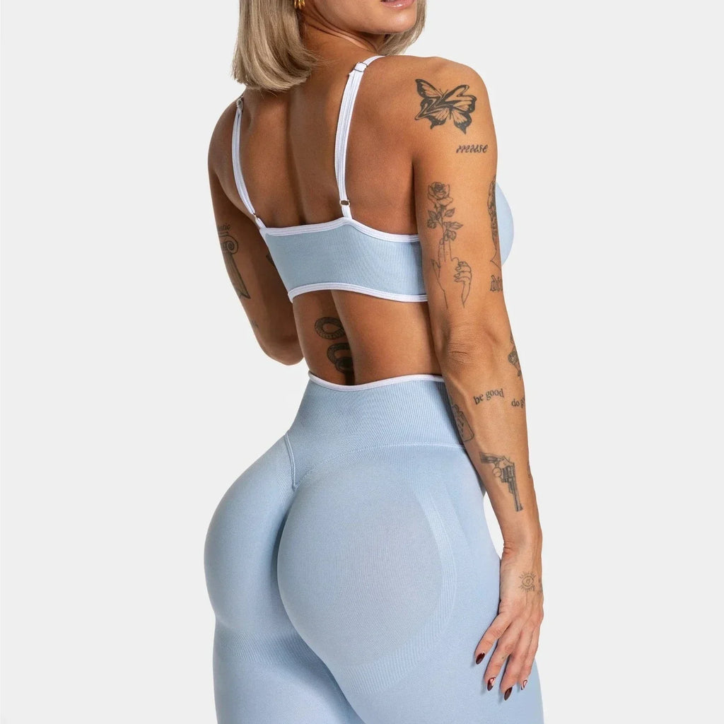 Top Fitness Alça Fina Knit com Bojo — Costas Abertas e Toque Suave