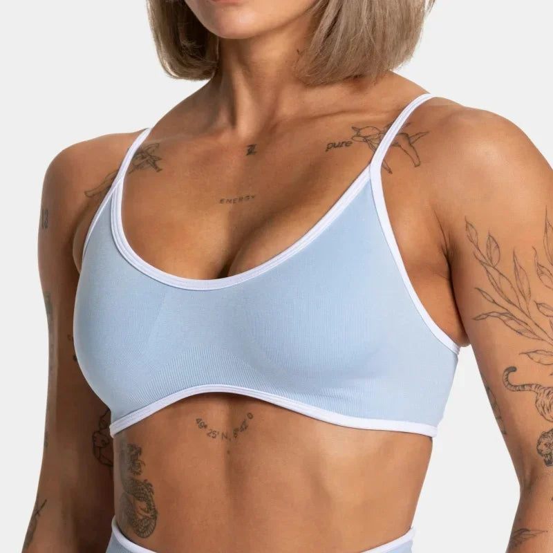Top Fitness Alça Fina Knit com Bojo — Costas Abertas e Toque Suave